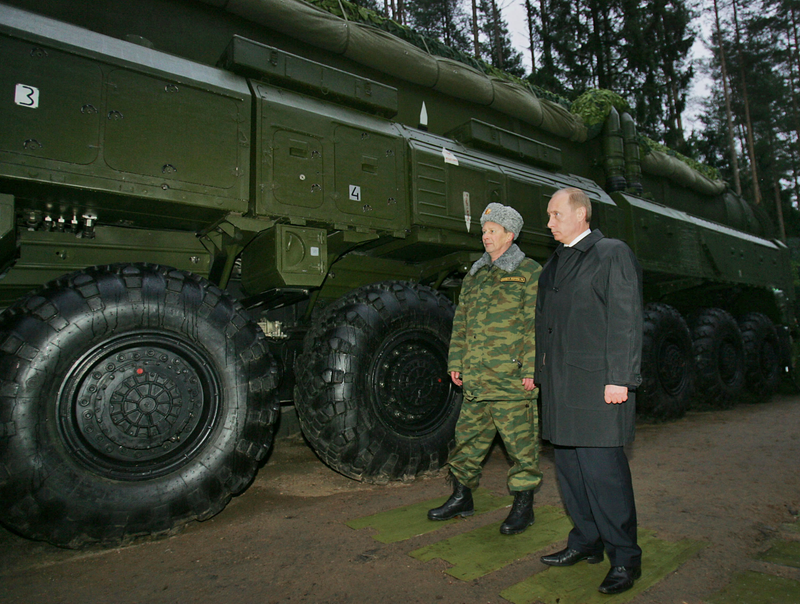 Illustration for article titled Russia's Terrifying 'Nuke Trains' Will Be Roving The Rails By 2018